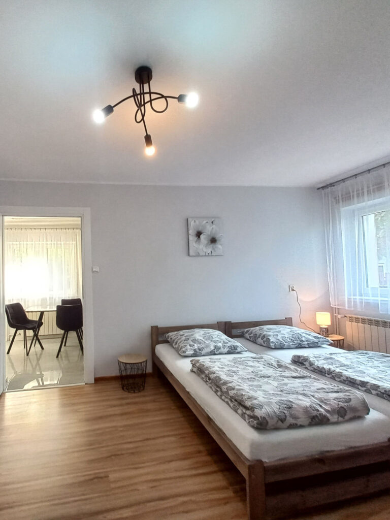 Noclegi przy strumyku - wnętrze apartament 4 osobowy